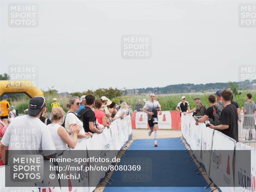22.06.2025 - Viking Triathlon MichiJ http://msf.ph/oto/8080369 22.06.2025 14:40:39 Ziel 444 meine-sportfotos.de