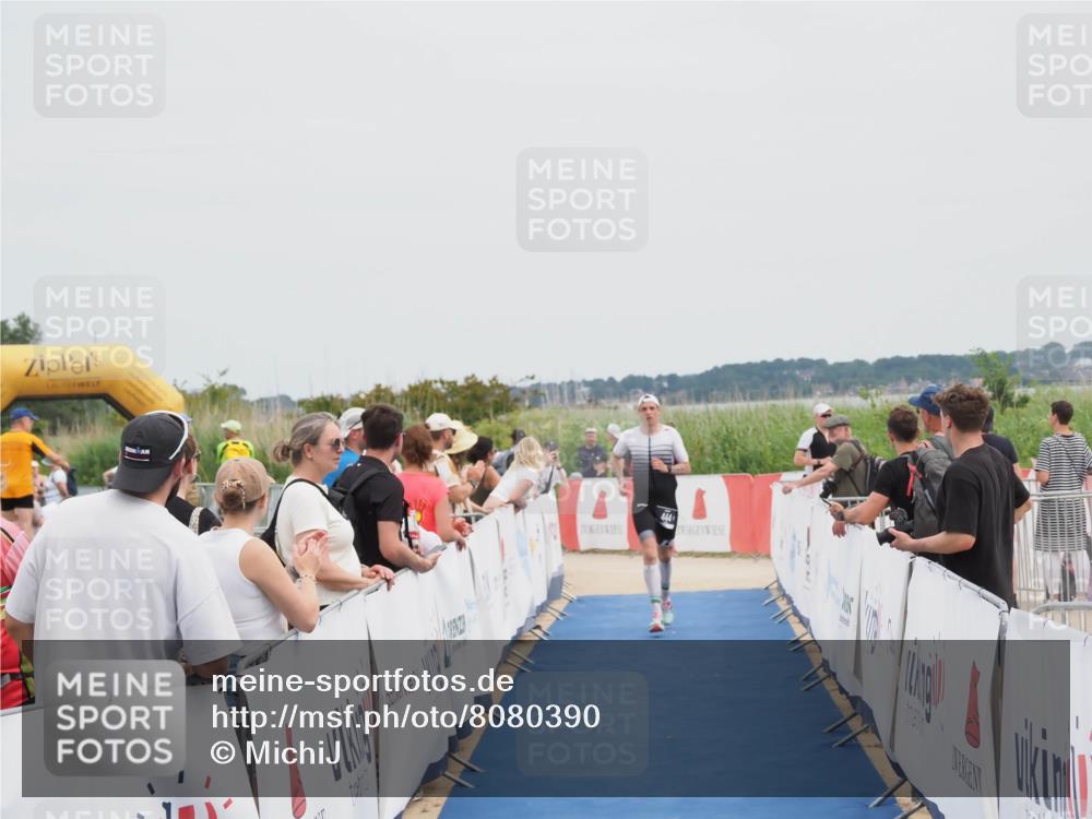 22.06.2025 - Viking Triathlon MichiJ http://msf.ph/oto/8080390 22.06.2025 14:40:40 Ziel 444 meine-sportfotos.de