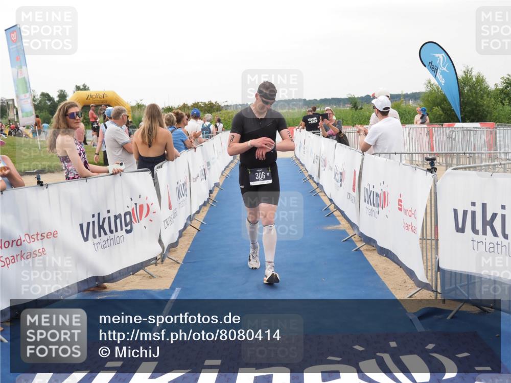 22.06.2025 - Viking Triathlon MichiJ http://msf.ph/oto/8080414 22.06.2025 15:56:44 Ziel 261, 306 meine-sportfotos.de