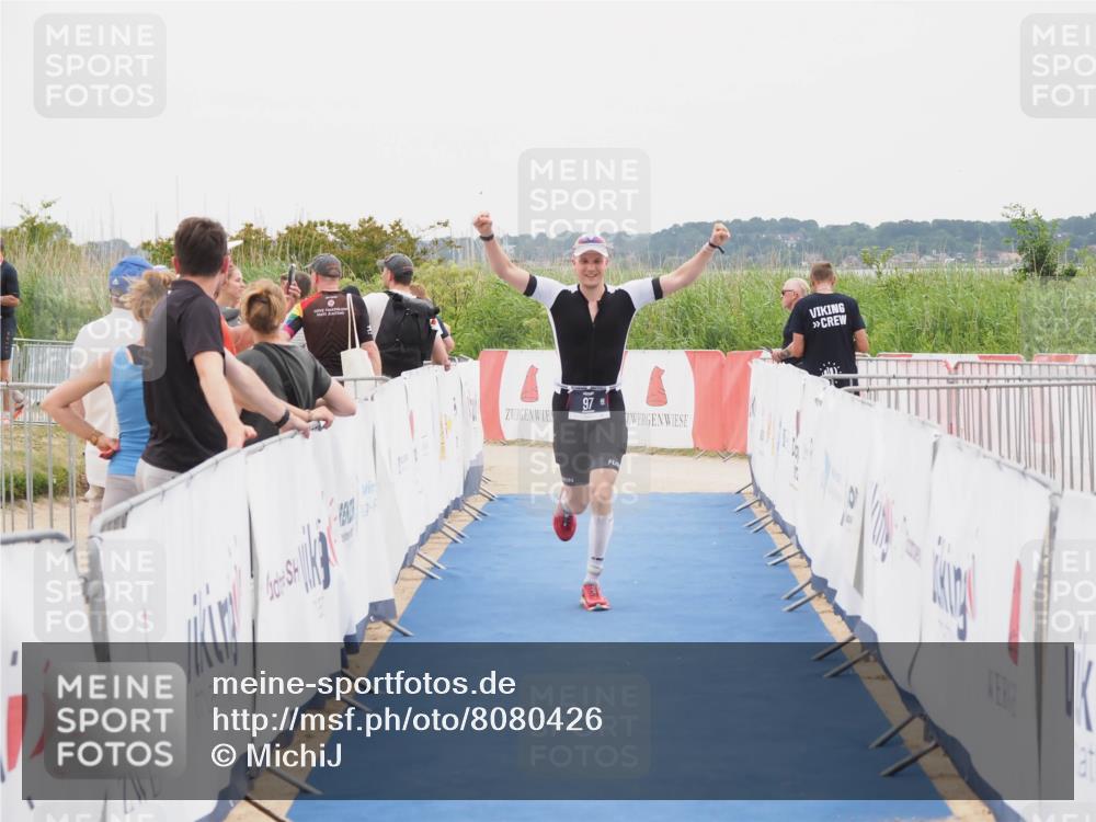 22.06.2025 - Viking Triathlon MichiJ http://msf.ph/oto/8080426 22.06.2025 16:09:57 Ziel 97 meine-sportfotos.de
