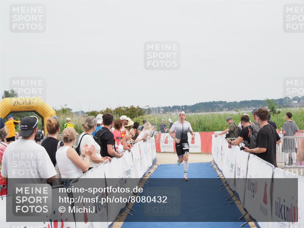 22.06.2025 - Viking Triathlon MichiJ http://msf.ph/oto/8080432 22.06.2025 14:40:40 Ziel 444 meine-sportfotos.de