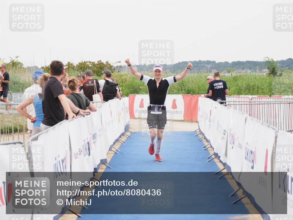 22.06.2025 - Viking Triathlon MichiJ http://msf.ph/oto/8080436 22.06.2025 16:09:57 Ziel 97 meine-sportfotos.de
