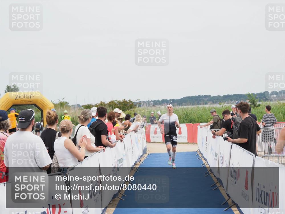 22.06.2025 - Viking Triathlon MichiJ http://msf.ph/oto/8080440 22.06.2025 14:40:40 Ziel 444 meine-sportfotos.de
