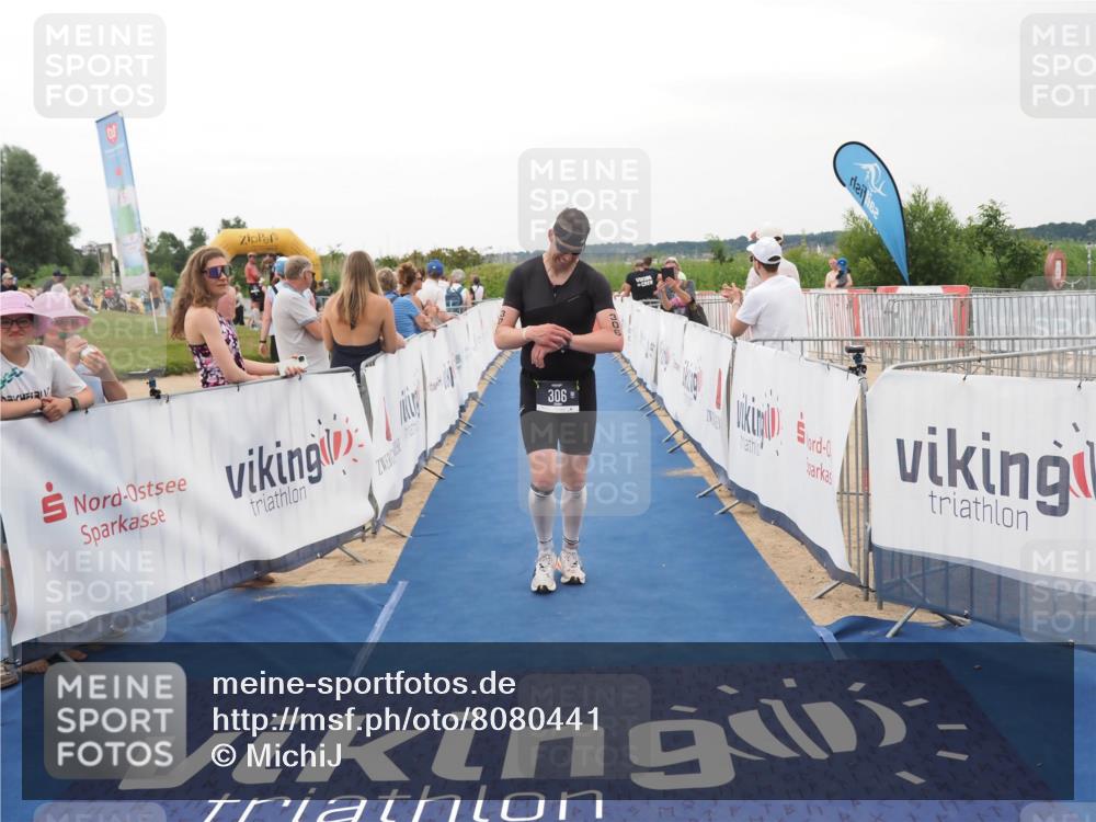22.06.2025 - Viking Triathlon MichiJ http://msf.ph/oto/8080441 22.06.2025 15:56:44 Ziel 261, 306 meine-sportfotos.de