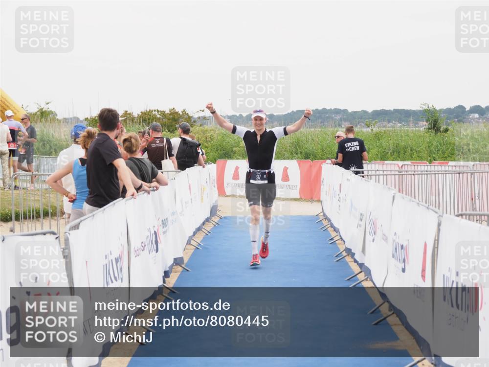 22.06.2025 - Viking Triathlon MichiJ http://msf.ph/oto/8080445 22.06.2025 16:09:57 Ziel 97 meine-sportfotos.de