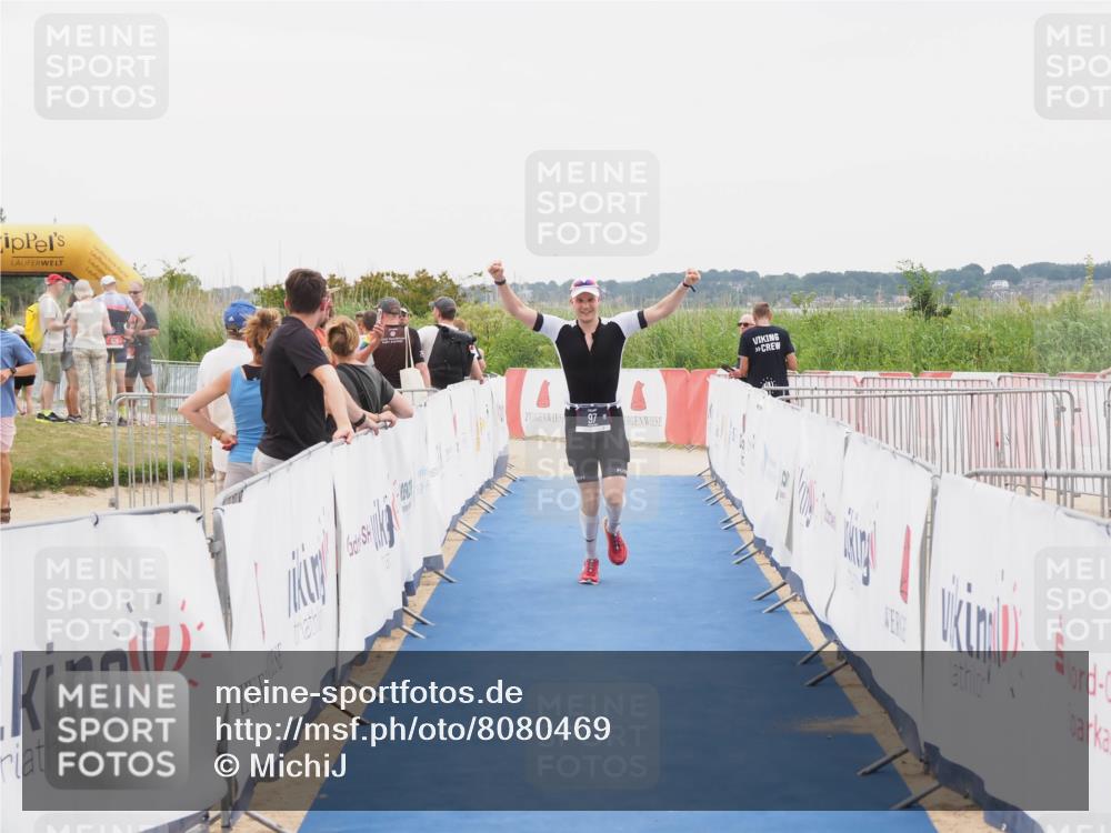 22.06.2025 - Viking Triathlon MichiJ http://msf.ph/oto/8080469 22.06.2025 16:09:58 Ziel 97 meine-sportfotos.de