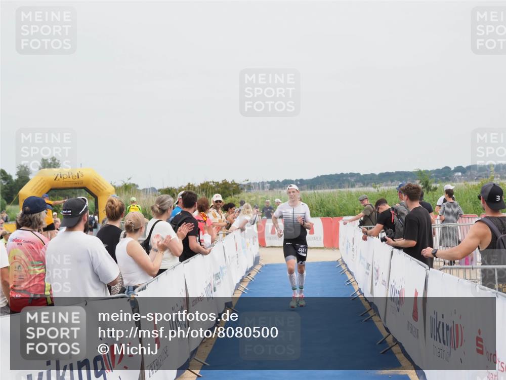 22.06.2025 - Viking Triathlon MichiJ http://msf.ph/oto/8080500 22.06.2025 14:40:41 Ziel 444 meine-sportfotos.de