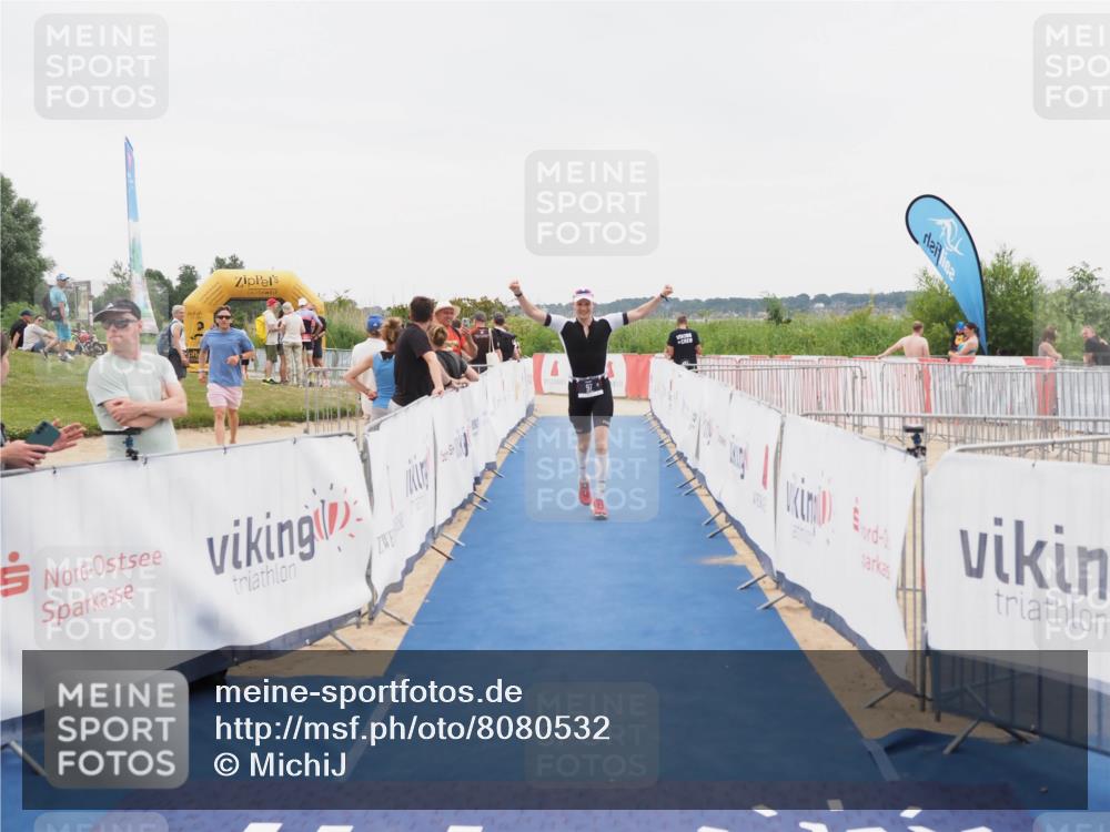 22.06.2025 - Viking Triathlon MichiJ http://msf.ph/oto/8080532 22.06.2025 16:09:59 Ziel 97 meine-sportfotos.de
