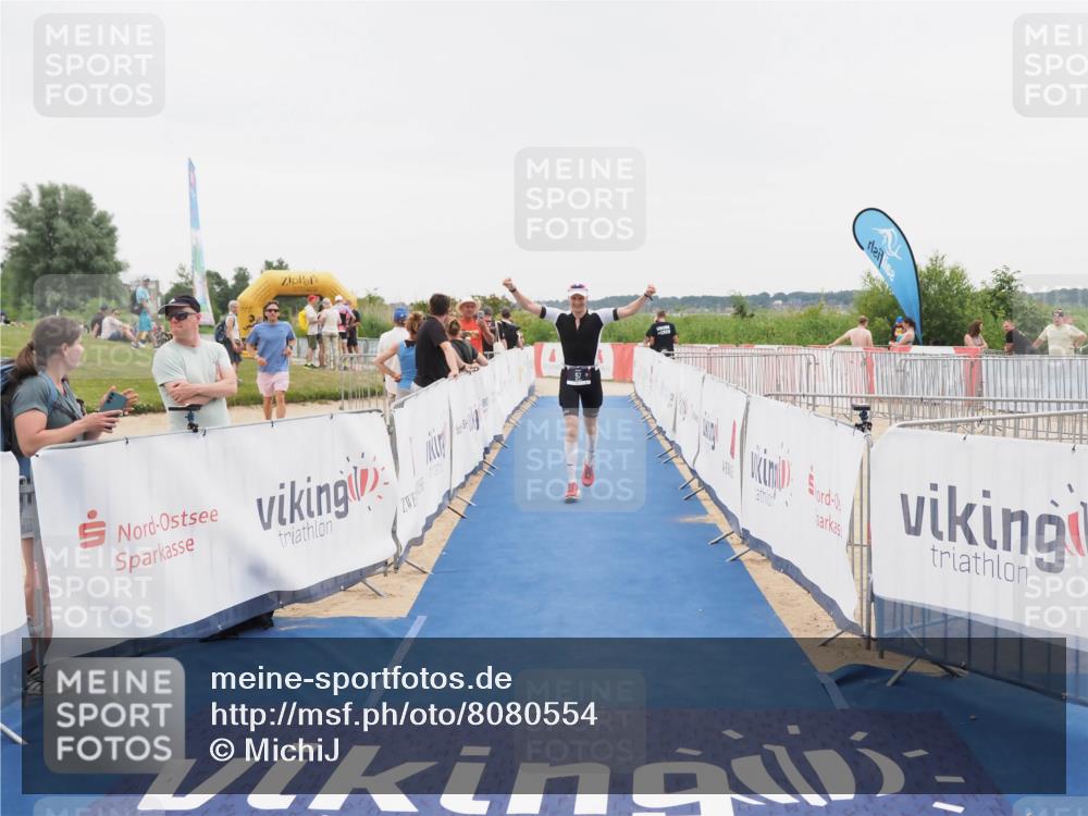 22.06.2025 - Viking Triathlon MichiJ http://msf.ph/oto/8080554 22.06.2025 16:09:59 Ziel 97 meine-sportfotos.de