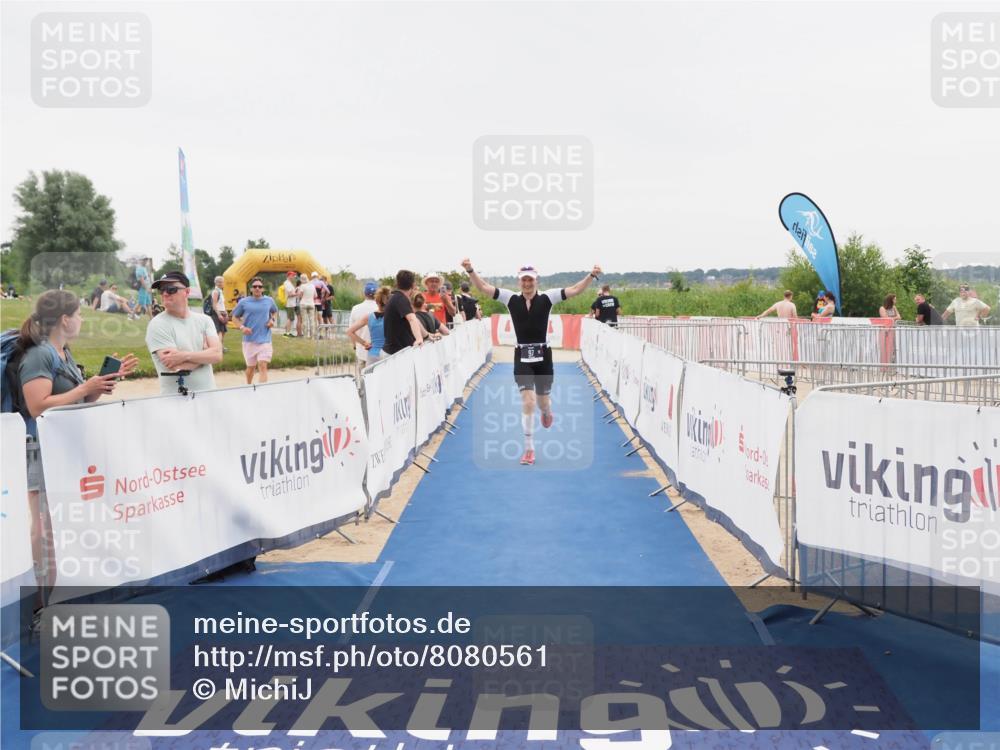 22.06.2025 - Viking Triathlon MichiJ http://msf.ph/oto/8080561 22.06.2025 16:09:59 Ziel 97 meine-sportfotos.de