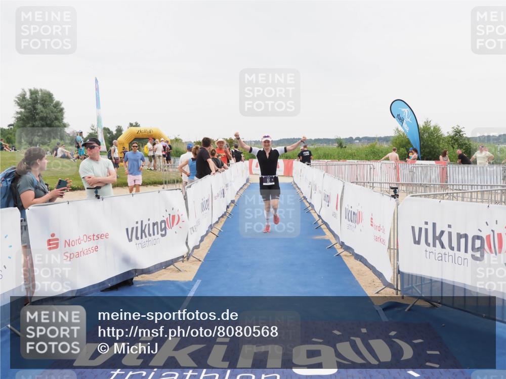 22.06.2025 - Viking Triathlon MichiJ http://msf.ph/oto/8080568 22.06.2025 16:09:59 Ziel 97 meine-sportfotos.de