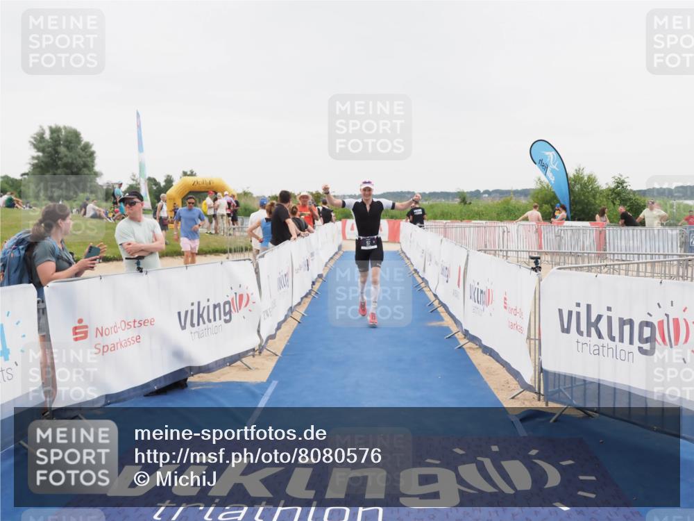 22.06.2025 - Viking Triathlon MichiJ http://msf.ph/oto/8080576 22.06.2025 16:09:59 Ziel 97 meine-sportfotos.de