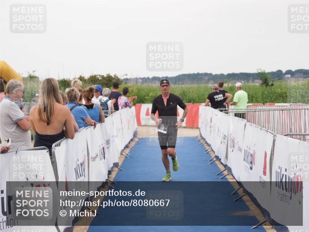 22.06.2025 - Viking Triathlon MichiJ http://msf.ph/oto/8080667 22.06.2025 15:57:43 Ziel 219 meine-sportfotos.de