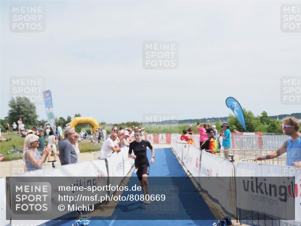 22.06.2025 - Viking Triathlon MichiJ http://msf.ph/oto/8080669 22.06.2025 14:21:29 Ziel 10 meine-sportfotos.de