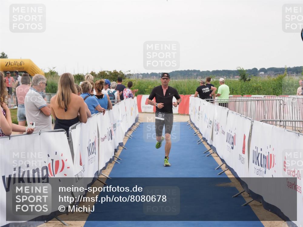 22.06.2025 - Viking Triathlon MichiJ http://msf.ph/oto/8080678 22.06.2025 15:57:43 Ziel 219 meine-sportfotos.de