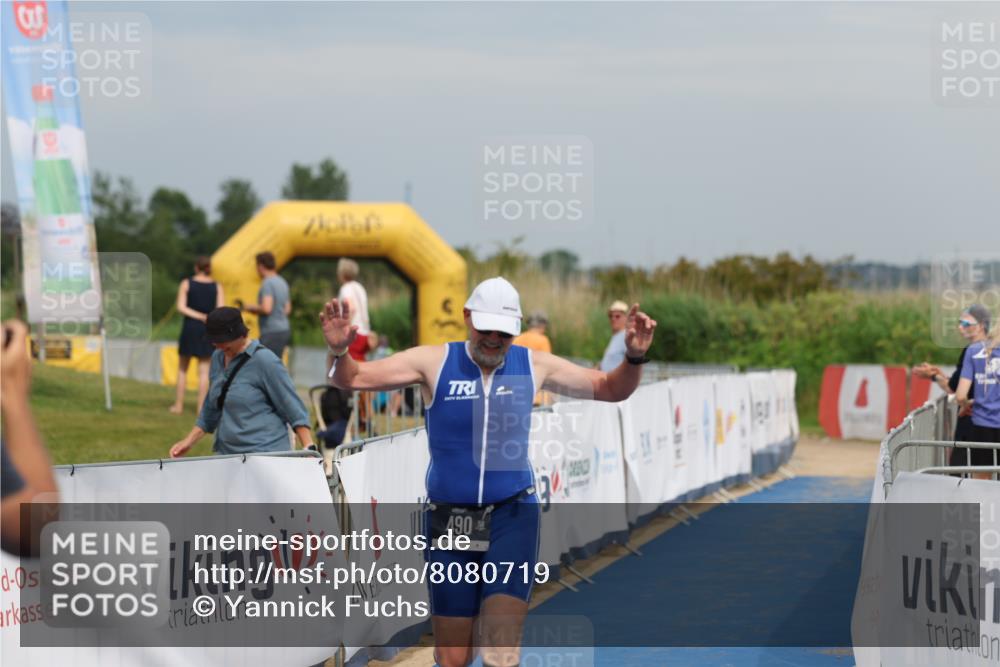 22.06.2025 - Viking Triathlon Yannick Fuchs http://msf.ph/oto/8080719 22.06.2025 17:01:54 Ziel 490 meine-sportfotos.de