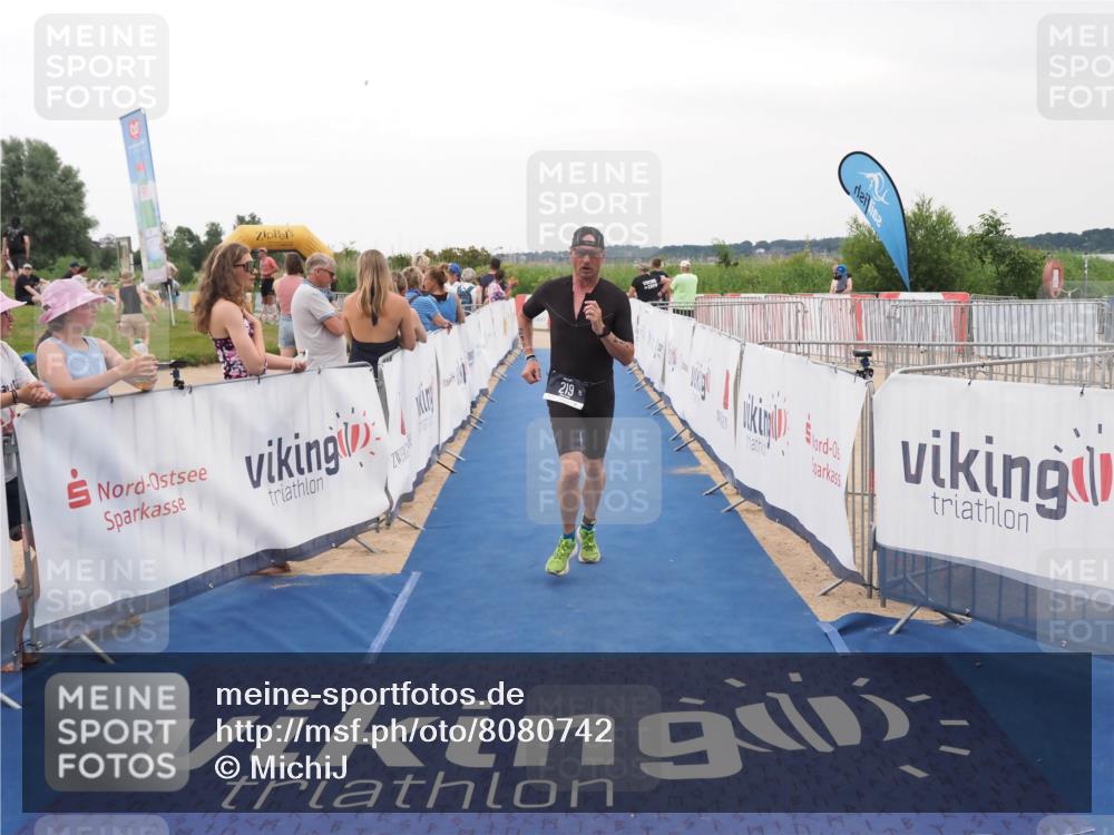22.06.2025 - Viking Triathlon MichiJ http://msf.ph/oto/8080742 22.06.2025 15:57:45 Ziel 219 meine-sportfotos.de