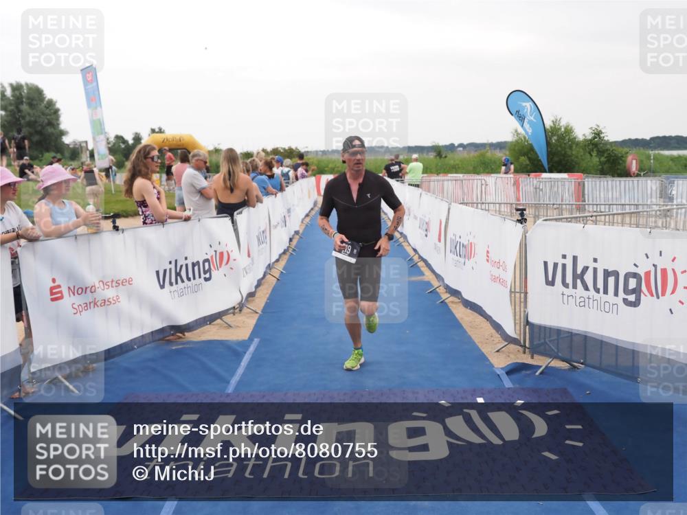 22.06.2025 - Viking Triathlon MichiJ http://msf.ph/oto/8080755 22.06.2025 15:57:45 Ziel 219 meine-sportfotos.de