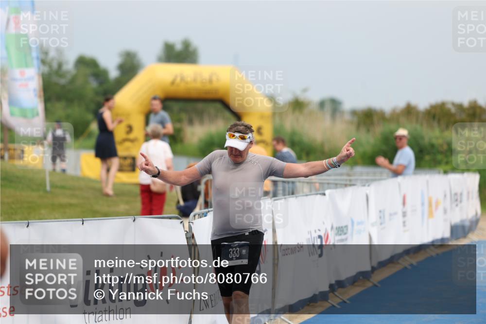 22.06.2025 - Viking Triathlon Yannick Fuchs http://msf.ph/oto/8080766 22.06.2025 17:03:31 Ziel 333 meine-sportfotos.de