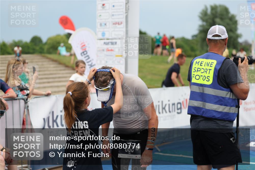 22.06.2025 - Viking Triathlon Yannick Fuchs http://msf.ph/oto/8080774 22.06.2025 17:03:38 Ziel 333 meine-sportfotos.de