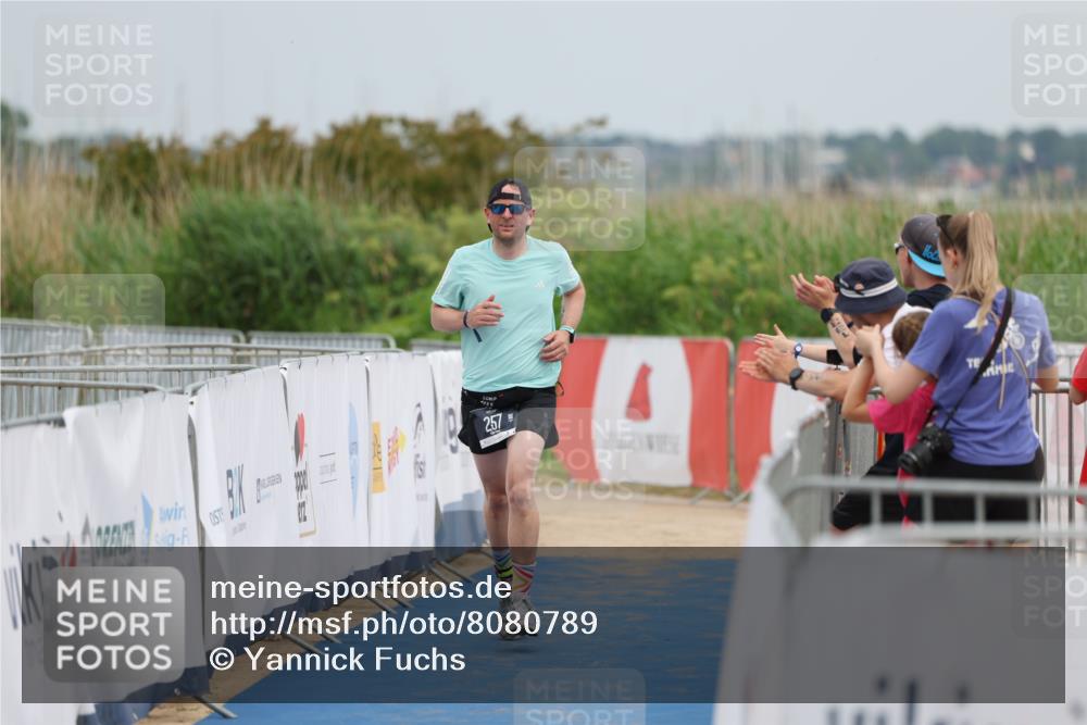 22.06.2025 - Viking Triathlon Yannick Fuchs http://msf.ph/oto/8080789 22.06.2025 17:04:31 Ziel 257 meine-sportfotos.de