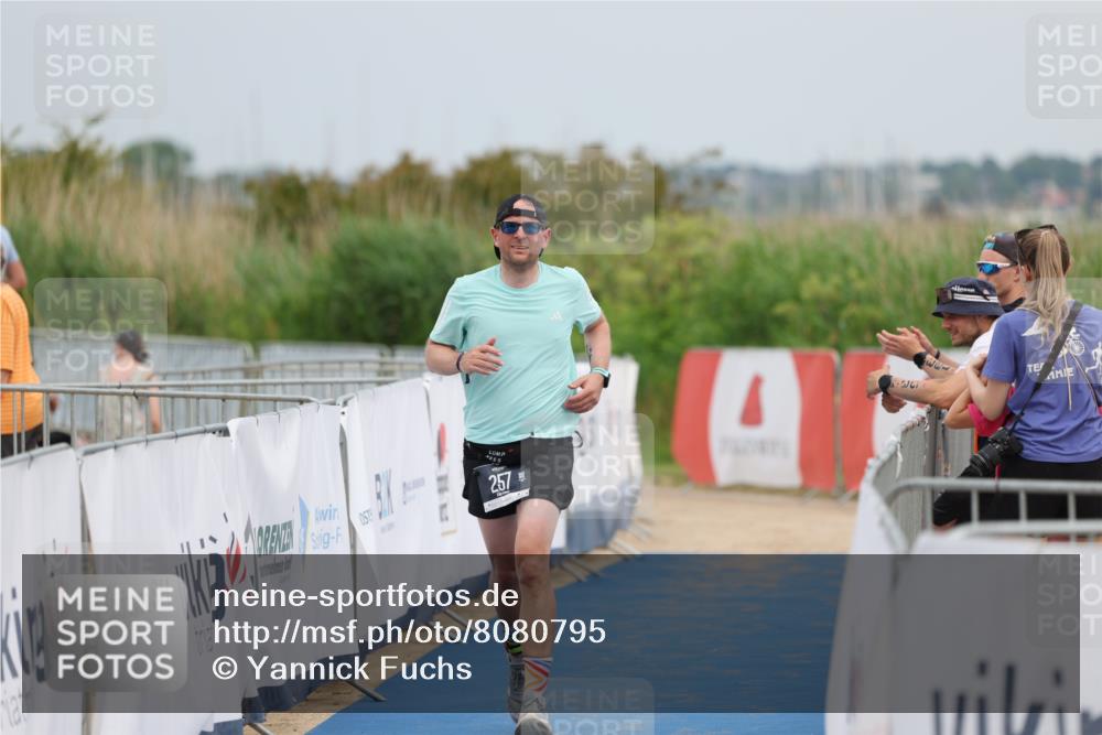 22.06.2025 - Viking Triathlon Yannick Fuchs http://msf.ph/oto/8080795 22.06.2025 17:04:32 Ziel 257 meine-sportfotos.de