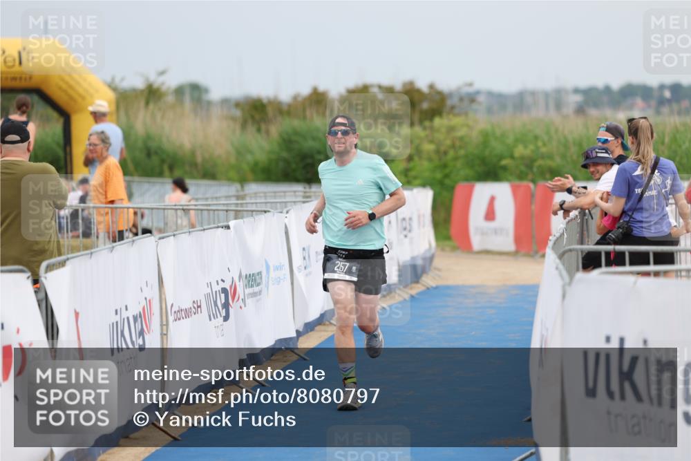 22.06.2025 - Viking Triathlon Yannick Fuchs http://msf.ph/oto/8080797 22.06.2025 17:04:33 Ziel 257 meine-sportfotos.de