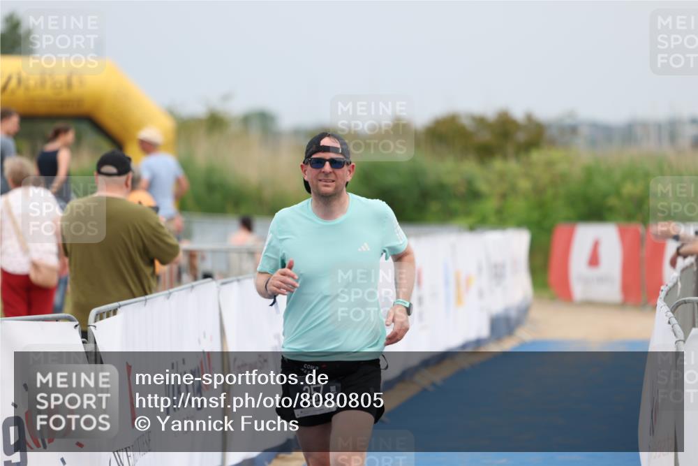 22.06.2025 - Viking Triathlon Yannick Fuchs http://msf.ph/oto/8080805 22.06.2025 17:04:34 Ziel 257 meine-sportfotos.de