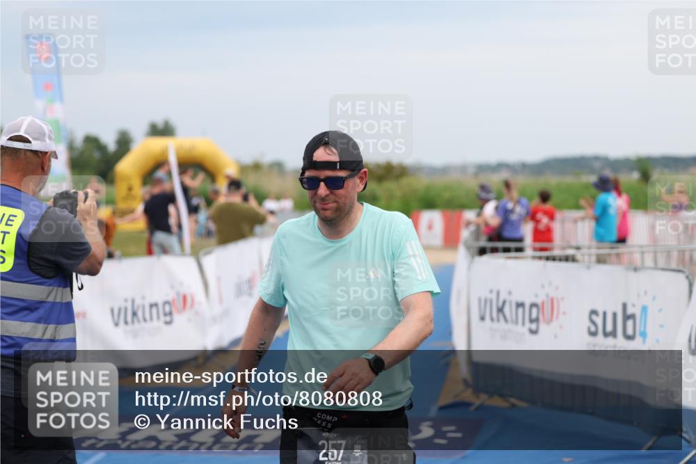 22.06.2025 - Viking Triathlon Yannick Fuchs http://msf.ph/oto/8080808 22.06.2025 17:04:38 Ziel 257 meine-sportfotos.de