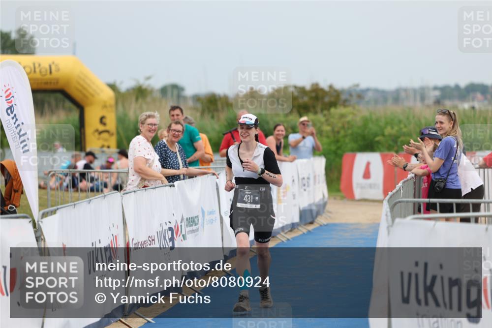 22.06.2025 - Viking Triathlon Yannick Fuchs http://msf.ph/oto/8080924 22.06.2025 17:05:43 Ziel 431 meine-sportfotos.de