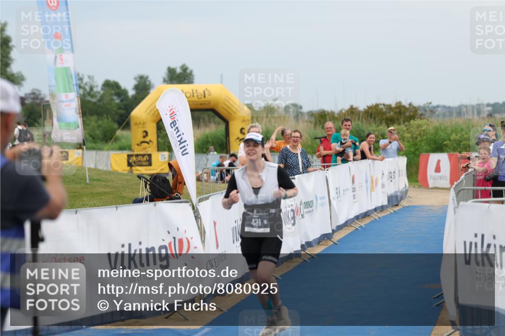 22.06.2025 - Viking Triathlon Yannick Fuchs http://msf.ph/oto/8080925 22.06.2025 17:05:45 Ziel 431 meine-sportfotos.de