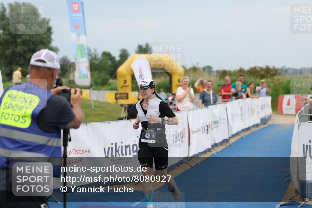 22.06.2025 - Viking Triathlon Yannick Fuchs http://msf.ph/oto/8080927 22.06.2025 17:05:45 Ziel 431 meine-sportfotos.de