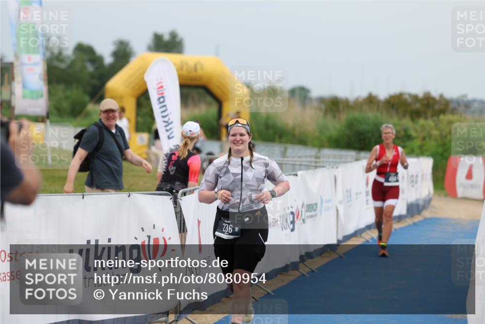 22.06.2025 - Viking Triathlon Yannick Fuchs http://msf.ph/oto/8080954 22.06.2025 17:07:21 Ziel 236, 484 meine-sportfotos.de