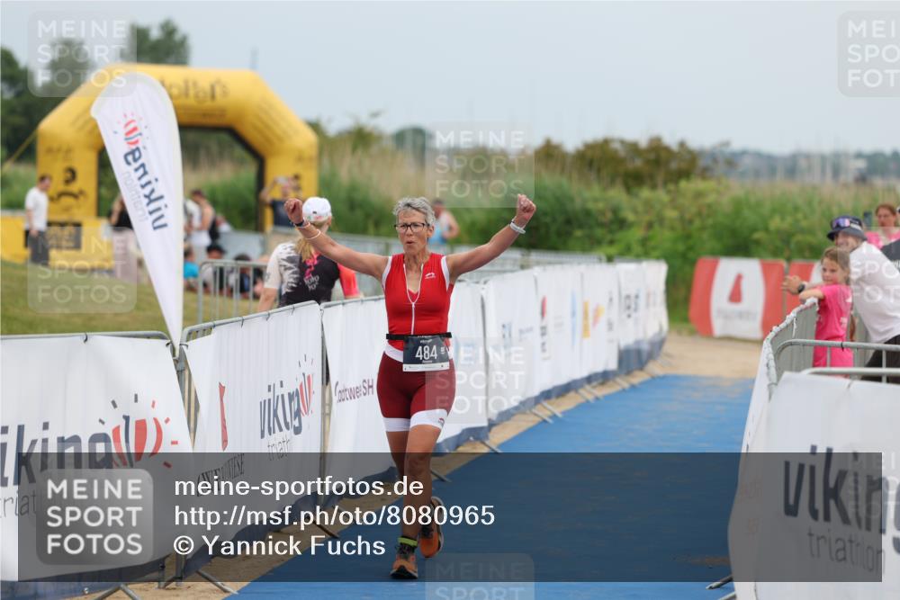 22.06.2025 - Viking Triathlon Yannick Fuchs http://msf.ph/oto/8080965 22.06.2025 17:07:24 Ziel 236, 484 meine-sportfotos.de