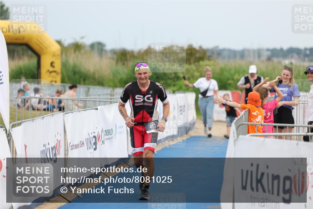 22.06.2025 - Viking Triathlon Yannick Fuchs http://msf.ph/oto/8081025 22.06.2025 17:09:40 Ziel 493 meine-sportfotos.de