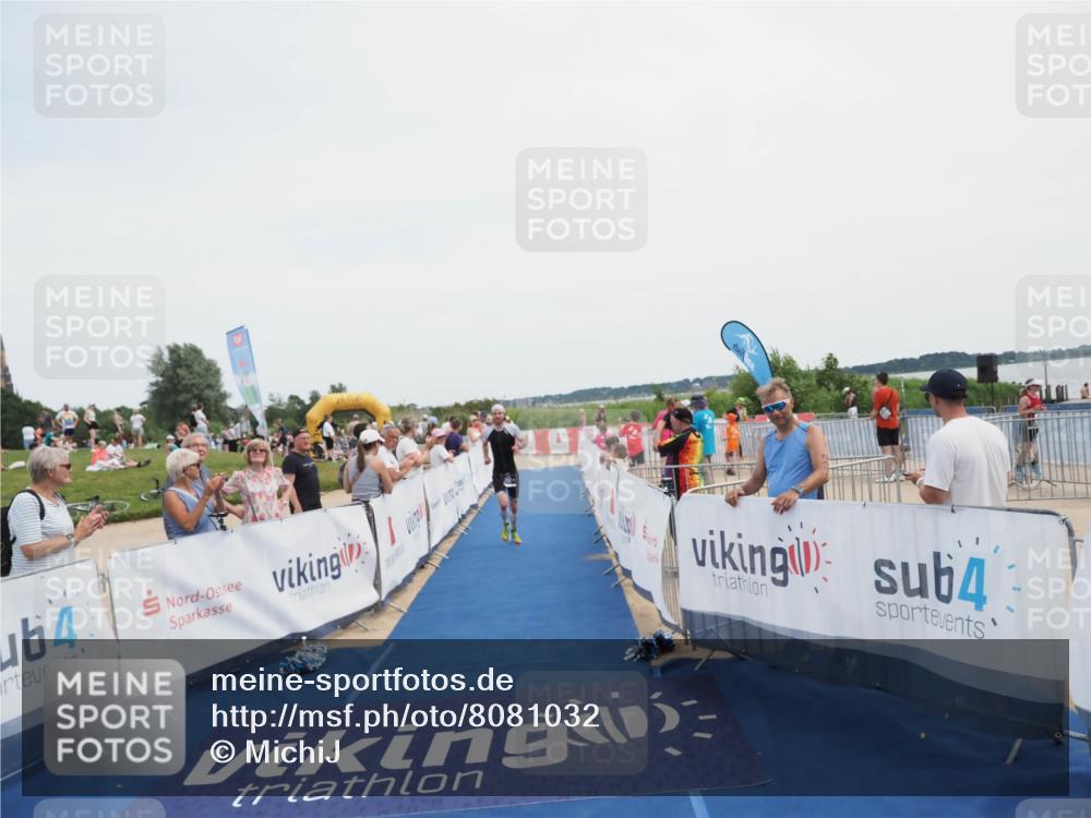 22.06.2025 - Viking Triathlon MichiJ http://msf.ph/oto/8081032 22.06.2025 14:24:58 Ziel 393 meine-sportfotos.de