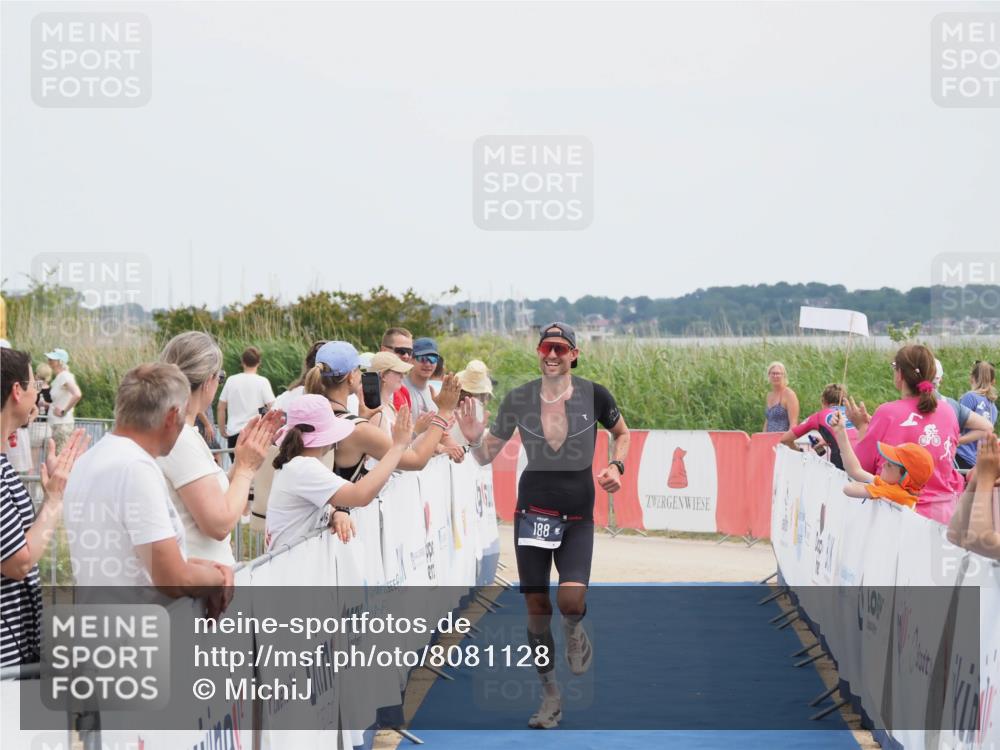 22.06.2025 - Viking Triathlon MichiJ http://msf.ph/oto/8081128 22.06.2025 14:26:02 Ziel 188 meine-sportfotos.de