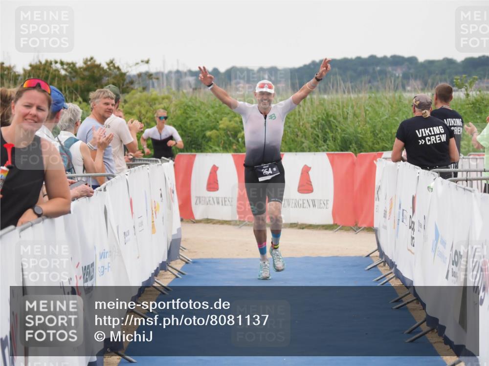 22.06.2025 - Viking Triathlon MichiJ http://msf.ph/oto/8081137 22.06.2025 15:58:40 Ziel 254 meine-sportfotos.de