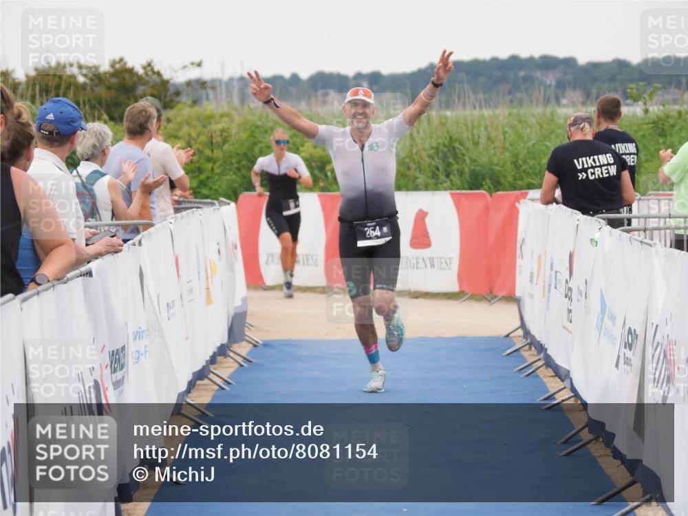 22.06.2025 - Viking Triathlon MichiJ http://msf.ph/oto/8081154 22.06.2025 15:58:40 Ziel 254 meine-sportfotos.de