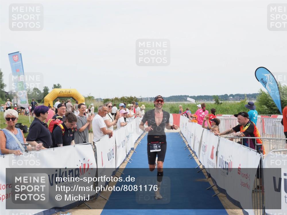 22.06.2025 - Viking Triathlon MichiJ http://msf.ph/oto/8081176 22.06.2025 14:26:04 Ziel 188 meine-sportfotos.de