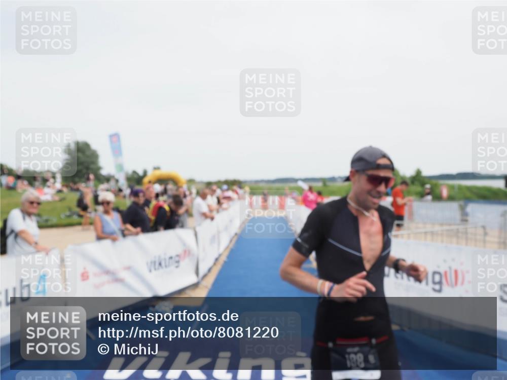 22.06.2025 - Viking Triathlon MichiJ http://msf.ph/oto/8081220 22.06.2025 14:26:05 Ziel 188 meine-sportfotos.de