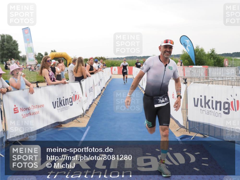 22.06.2025 - Viking Triathlon MichiJ http://msf.ph/oto/8081280 22.06.2025 15:58:45 Ziel 18, 254 meine-sportfotos.de