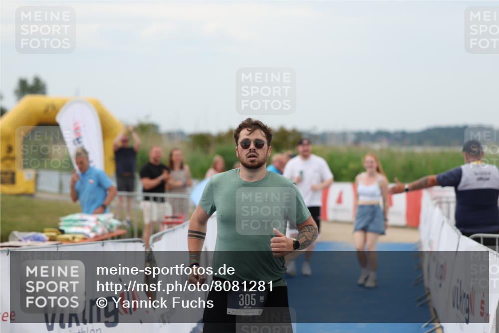 22.06.2025 - Viking Triathlon Yannick Fuchs http://msf.ph/oto/8081281 22.06.2025 17:41:55 Ziel 305 meine-sportfotos.de