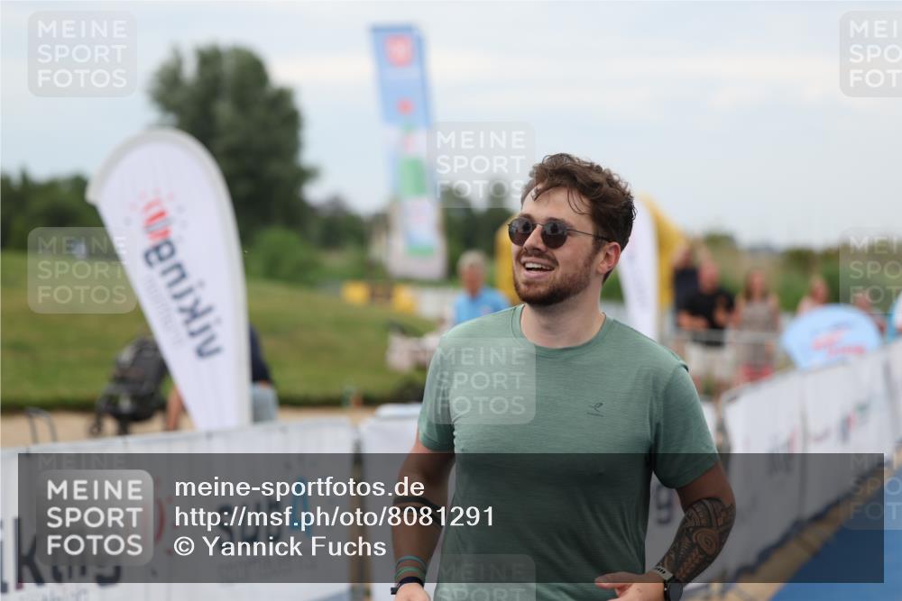 22.06.2025 - Viking Triathlon Yannick Fuchs http://msf.ph/oto/8081291 22.06.2025 17:41:56 Ziel 305 meine-sportfotos.de