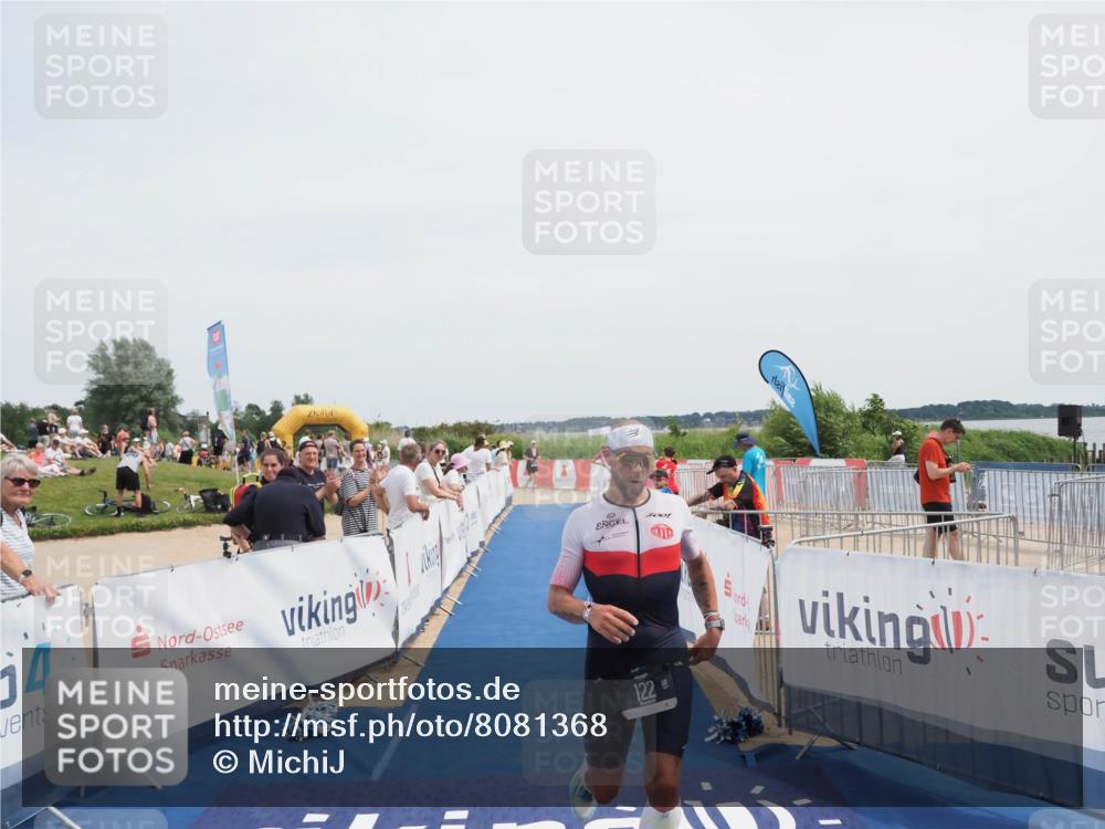 22.06.2025 - Viking Triathlon MichiJ http://msf.ph/oto/8081368 22.06.2025 14:26:24 Ziel 122 meine-sportfotos.de