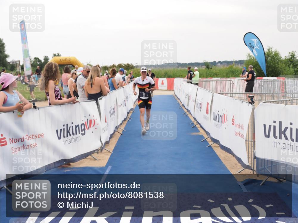 22.06.2025 - Viking Triathlon MichiJ http://msf.ph/oto/8081538 22.06.2025 15:59:03 Ziel 77, 461 meine-sportfotos.de