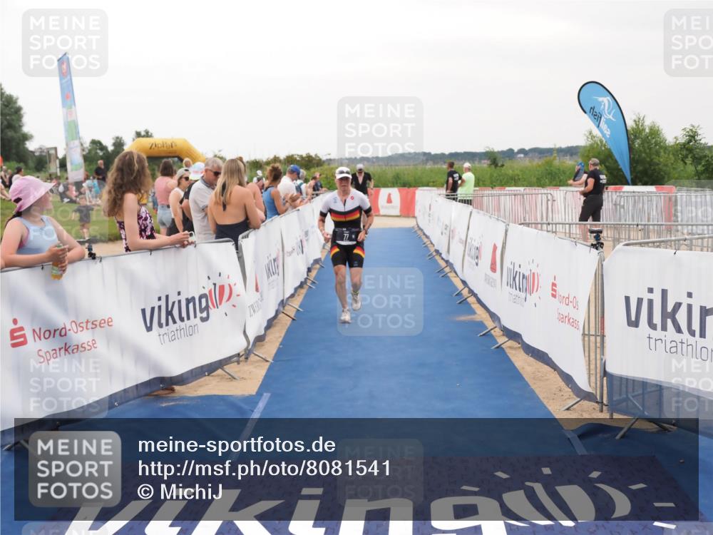 22.06.2025 - Viking Triathlon MichiJ http://msf.ph/oto/8081541 22.06.2025 15:59:03 Ziel 77, 461 meine-sportfotos.de