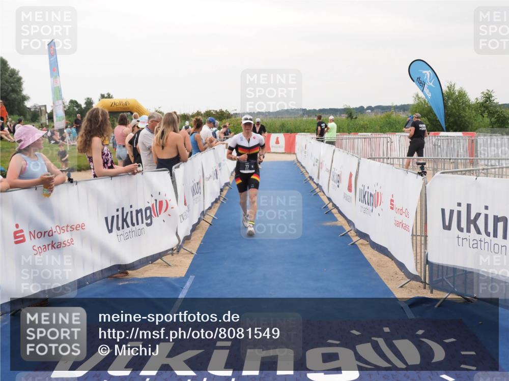 22.06.2025 - Viking Triathlon MichiJ http://msf.ph/oto/8081549 22.06.2025 15:59:03 Ziel 77, 461 meine-sportfotos.de