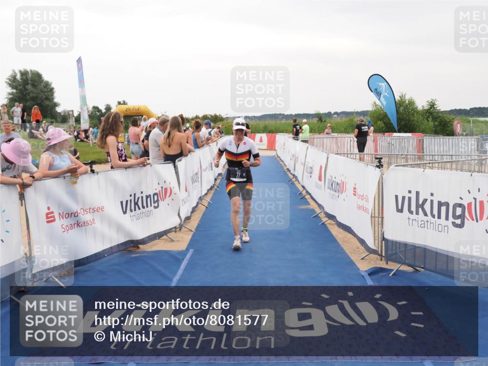 22.06.2025 - Viking Triathlon MichiJ http://msf.ph/oto/8081577 22.06.2025 15:59:04 Ziel 77, 461 meine-sportfotos.de