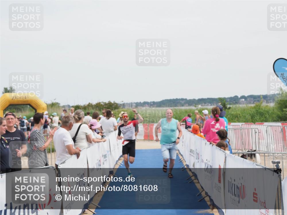 22.06.2025 - Viking Triathlon MichiJ http://msf.ph/oto/8081608 22.06.2025 14:27:22 Ziel 652 meine-sportfotos.de